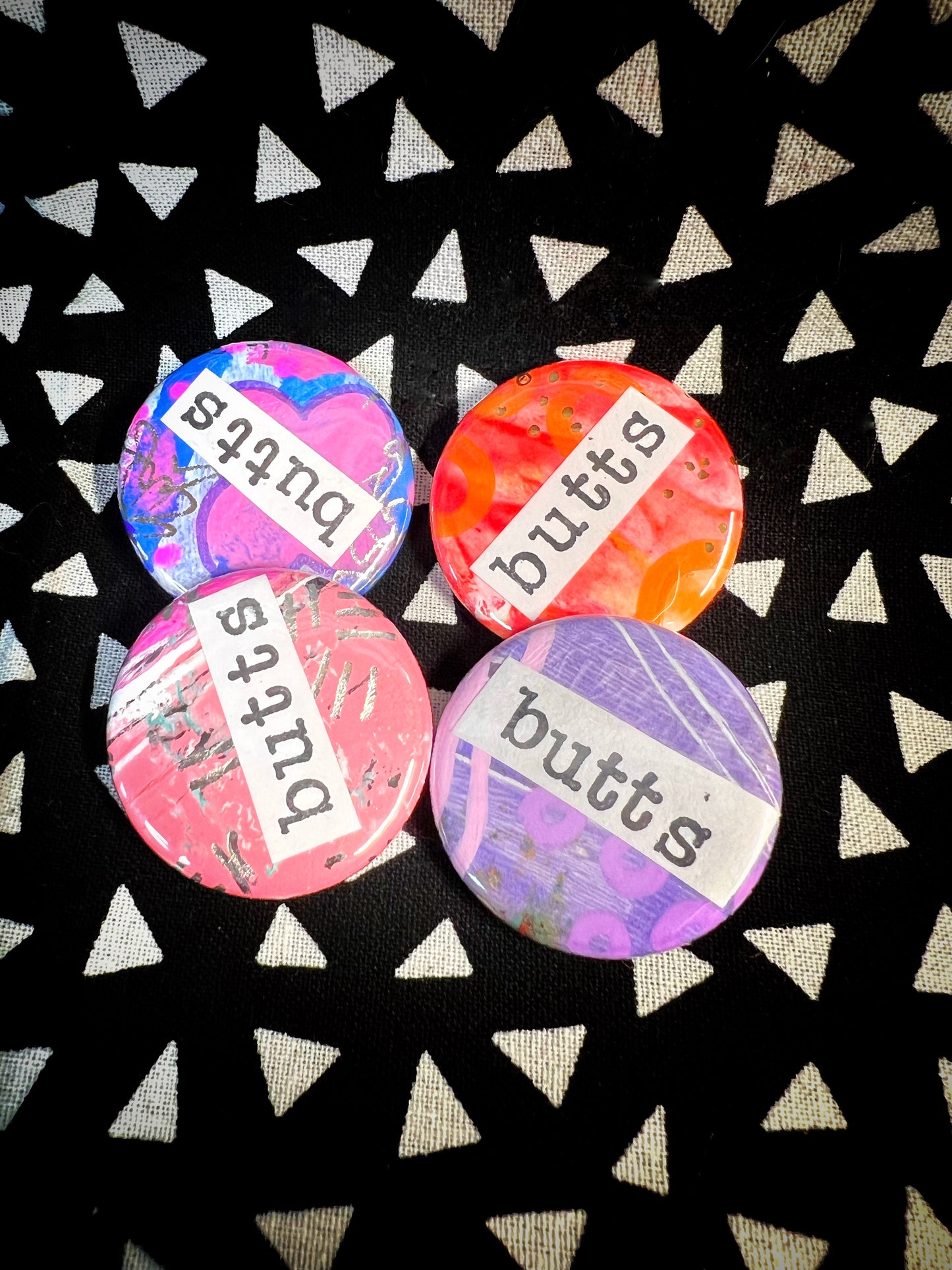 "butts" - small art pin / magnet